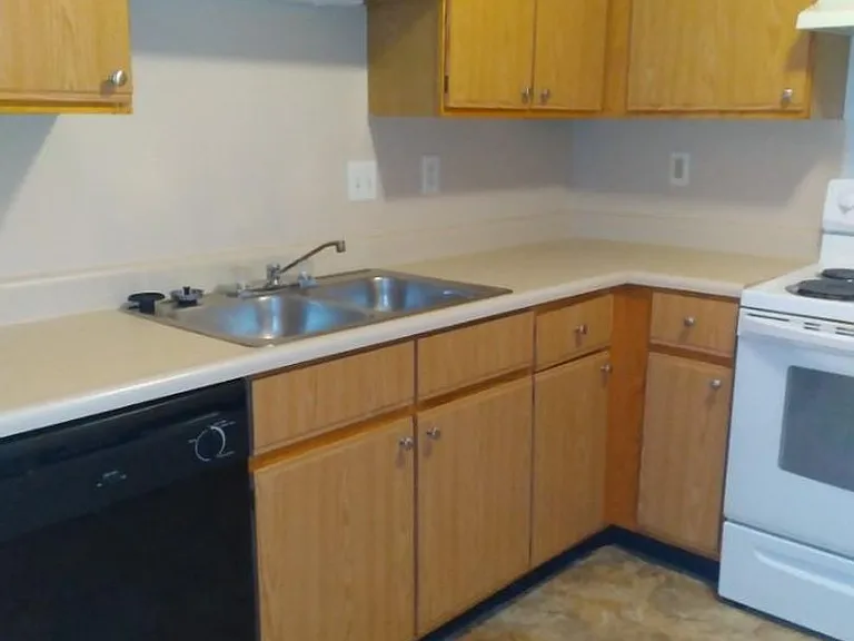 185 - COUNTRY VIEW APARTMENTS — Photo 30