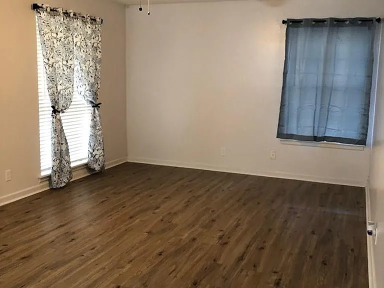 234 Emerald Ln #4 — Photo 3