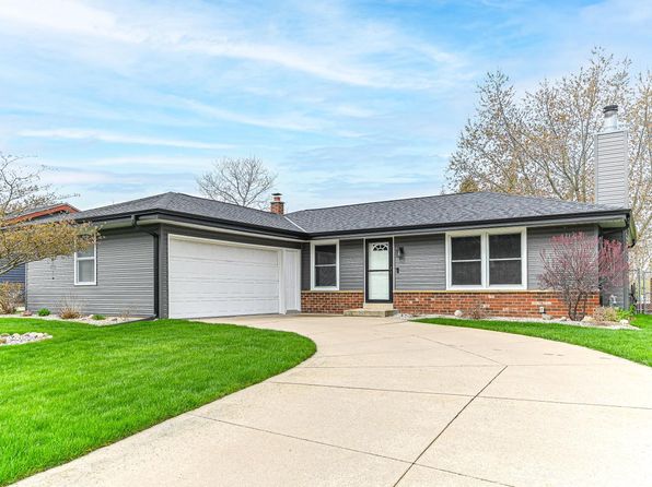 8635 South 15th AVENUE, Oak Creek, WI 53154
