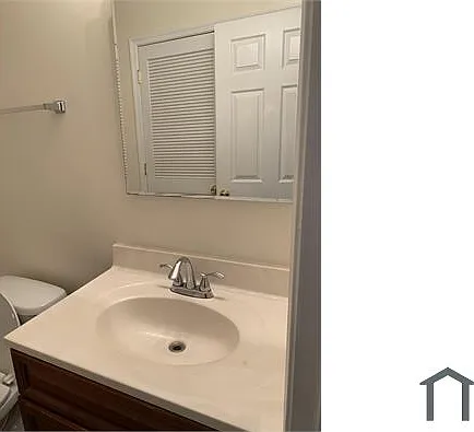 1353 N Carey St — Photo 21