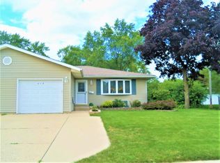 618 W Spring St, South Elgin, IL 60177