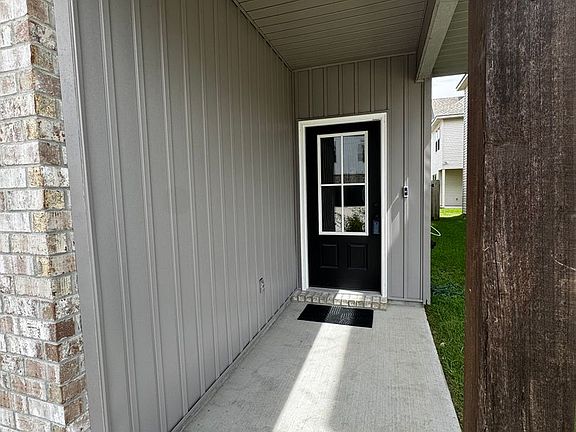 4th image of 1003 Bengal Crossing Ave