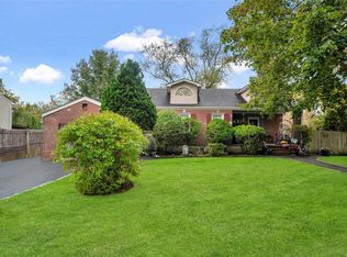 304 Marlin St, Dix Hills, NY 11746