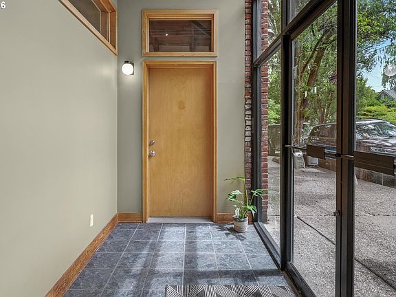 5th image of 2769 NW Savier St