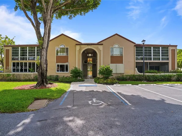 4910 NW 102nd Ave APT 203-8, Doral, FL 33178
