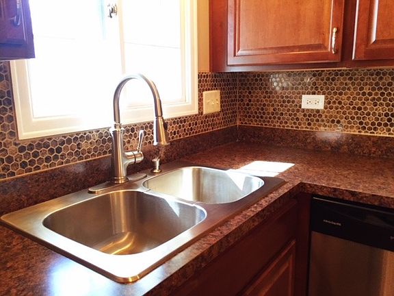 4th image of 415 Danbury Ct
