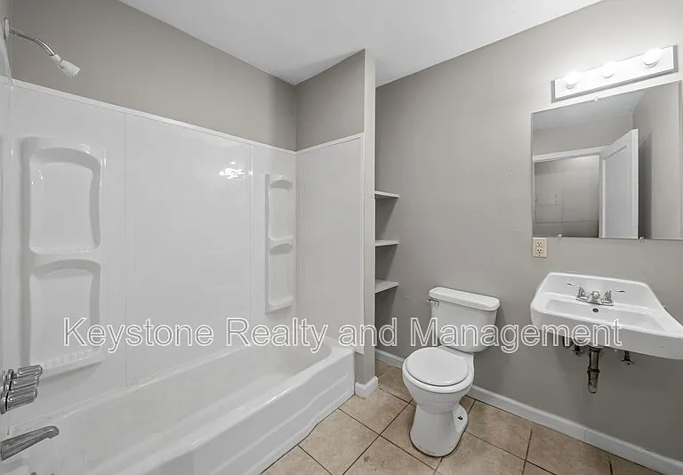 1525 Ferrell St #1 — Photo 13