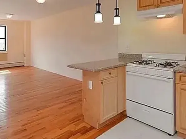 (undisclosed Address), Hempstead, NY 11550