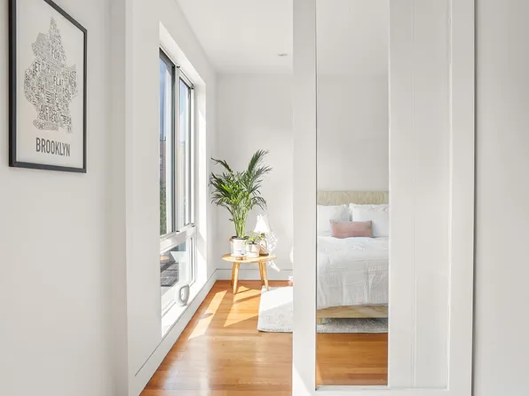 369 Harman Street D4 image 3 of 8