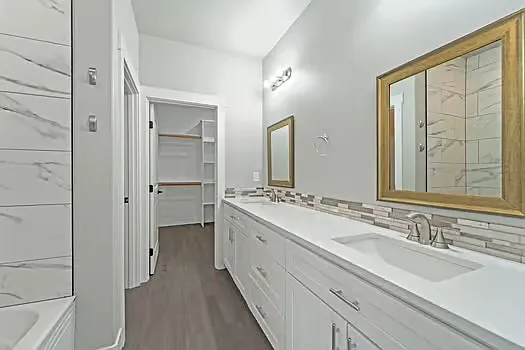 740 6th Ave — Photo 18