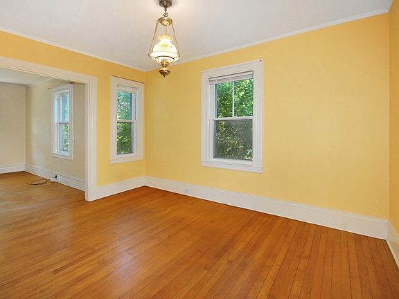 5th image of 208 Central St