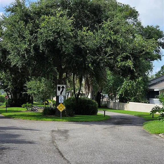 266 Orienta Point St — Photo 3