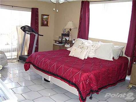 3rd image of 3527 NE 168th St APT 402