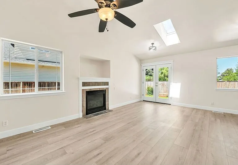585 Dublin Ave — Photo 6
