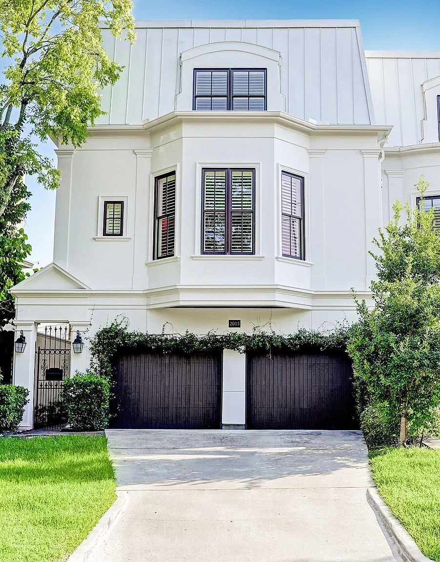 3 bed, 3.5 bath, 2566 sqft, $3,580 — Photo 2