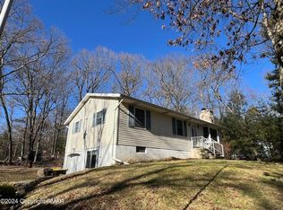 2595 Rising Hill Dr, Saylorsburg, PA 18353