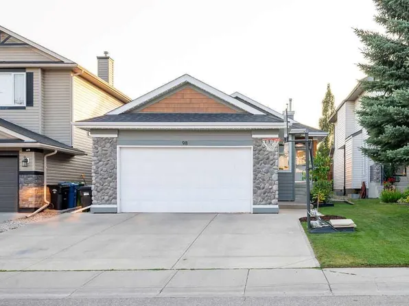 98 E Chapala Grv SE, Calgary, AB T2X 3V5