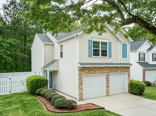 228 Adefield Ln, Holly Springs, NC 27540