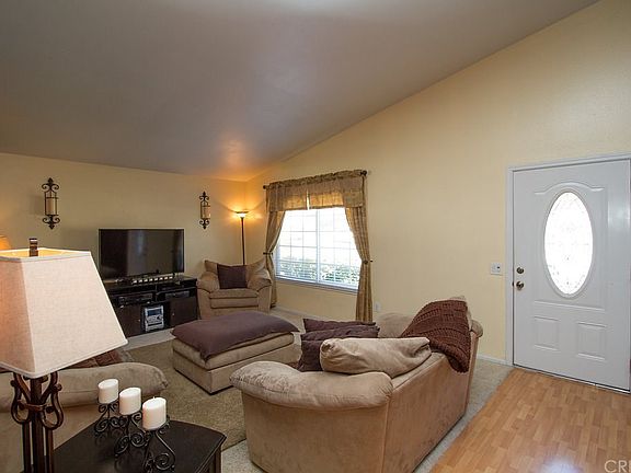 3rd image of 27629 Ennismore Ave