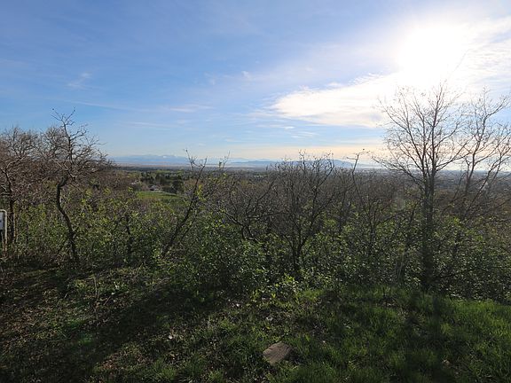 2nd image of 3201 Fernwood Dr