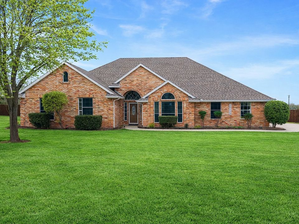 1st image of 10123 W Clover Ln