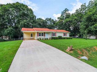 203 Oak Ridge Dr, Byron, GA 31008