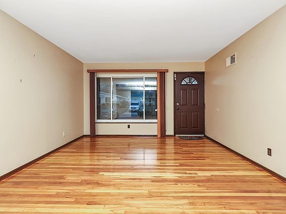 2nd image of 10655 Hallwood Dr