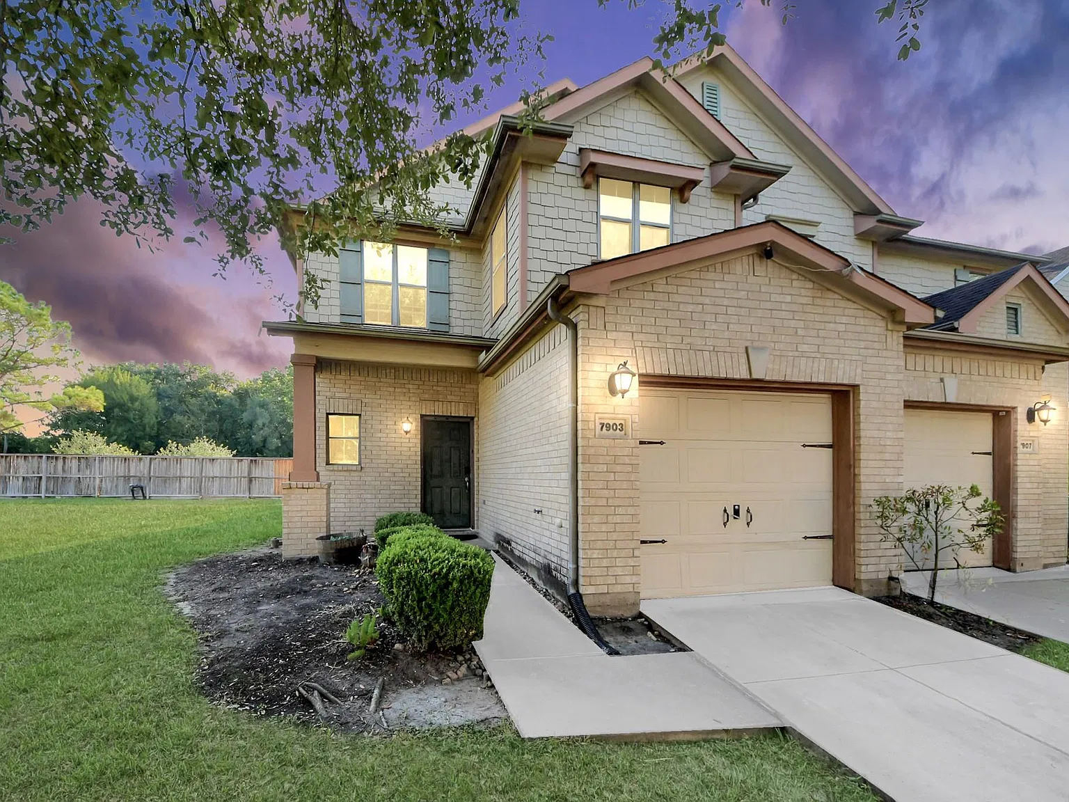 3 bed, 2.5 bath, 1624 sqft, $1,900 — Photo 1