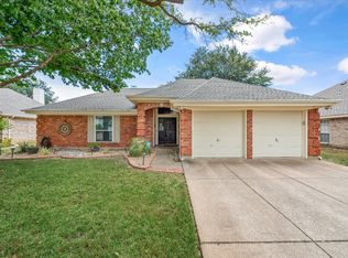 1817 Forestdale Dr, Grapevine, TX 76051