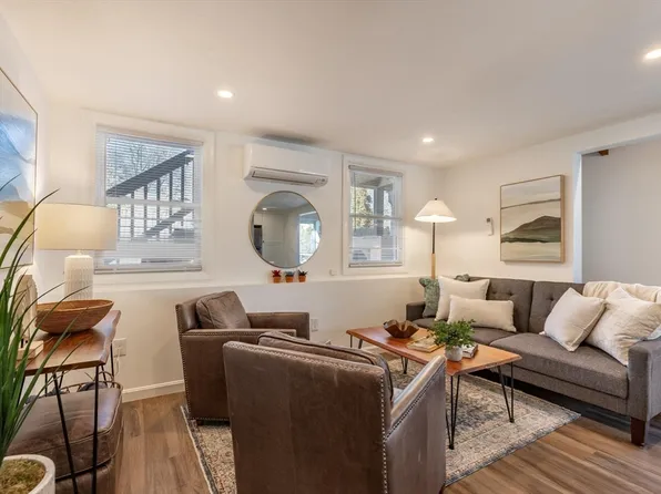 8 N 5a #R, Plymouth, MA 02360