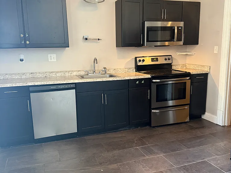 1123 Eoff St #2 — Photo 9