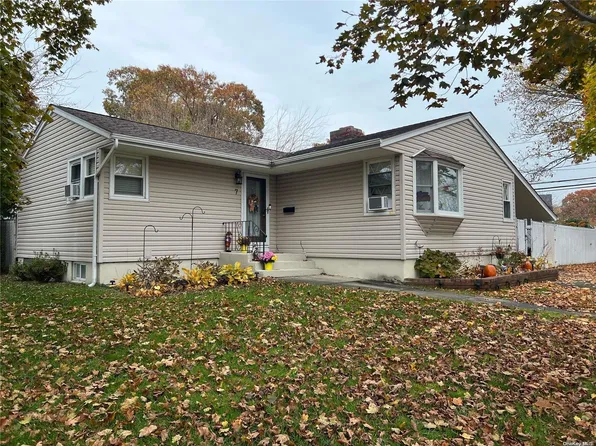 7 Bowdoin Road, Centereach, NY 11720