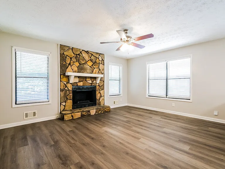 5503 Springwood Ln — Photo 4
