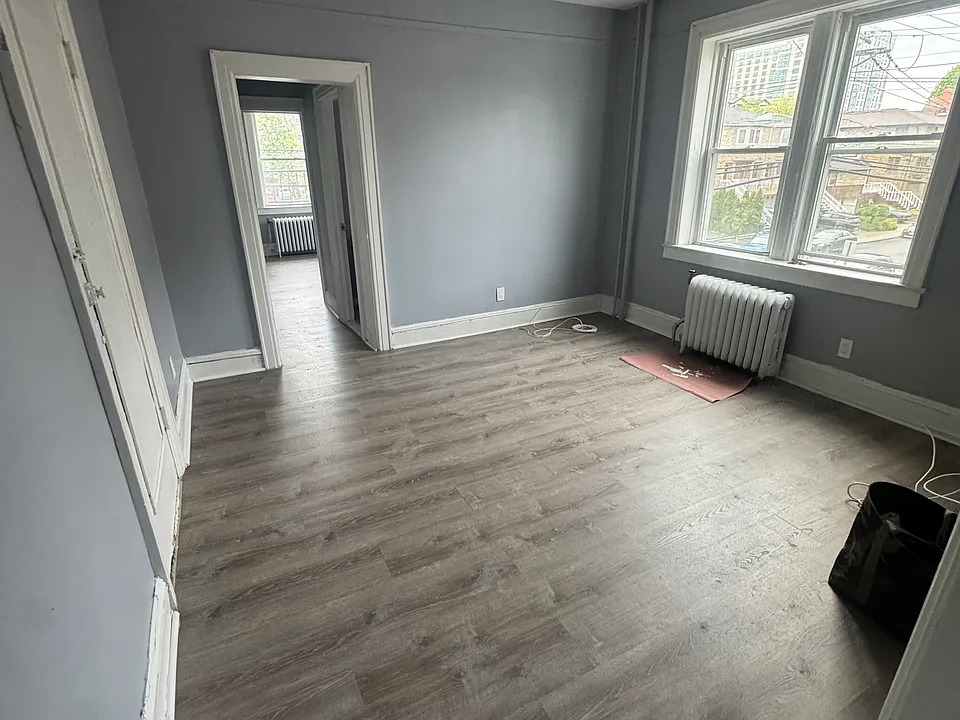 251 Lafayette Ave #12