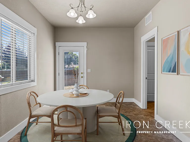 10709 W Wasdale Dr — Photo 7