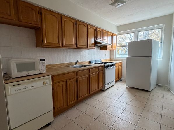 21 Winthrop Pl FLOOR 1