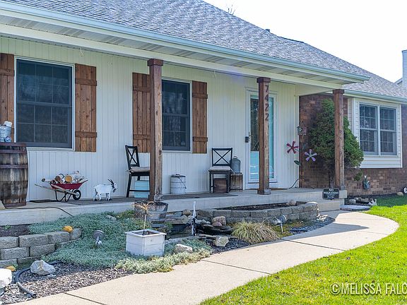 3rd image of 7422 Whistlevale Dr SW