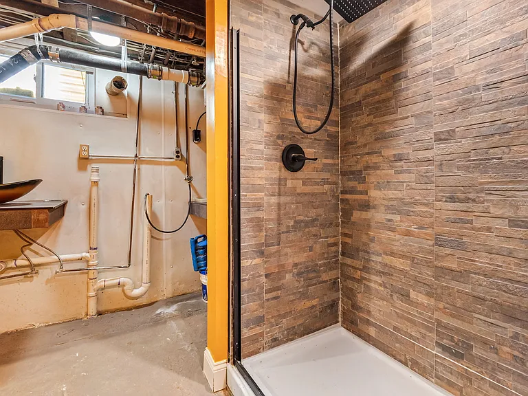 3408 Montrose Ave — Photo 39