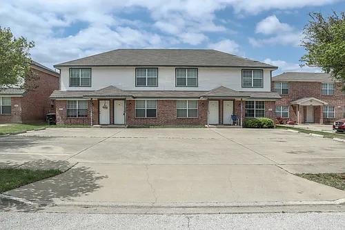 807 Leifester Cir #B Photo 1