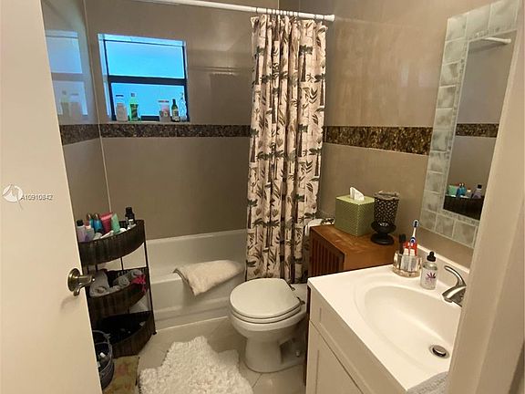 4th image of 2642 Carambola Cir #1728