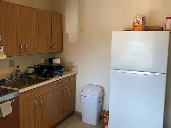 2nd image of 535 NE Maiden Ln