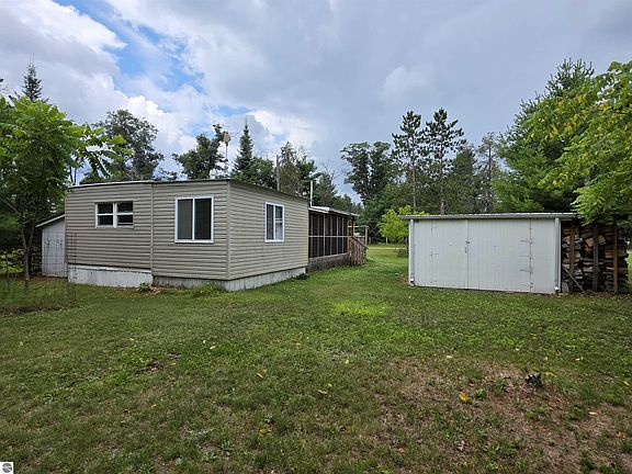 3rd image of 3341 Bert St