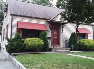 58 Grandview St, Springfield, MA 01118