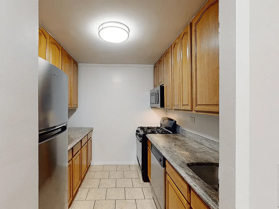 50 W 97th St #3U