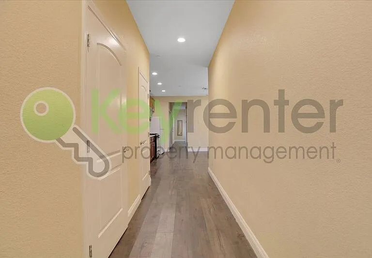 4015 May St — Photo 7