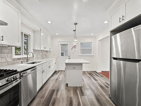 5th image of 53 Oneida Ave