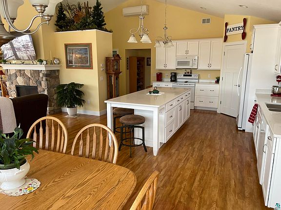 5th image of 341 Coffee Creek Blvd