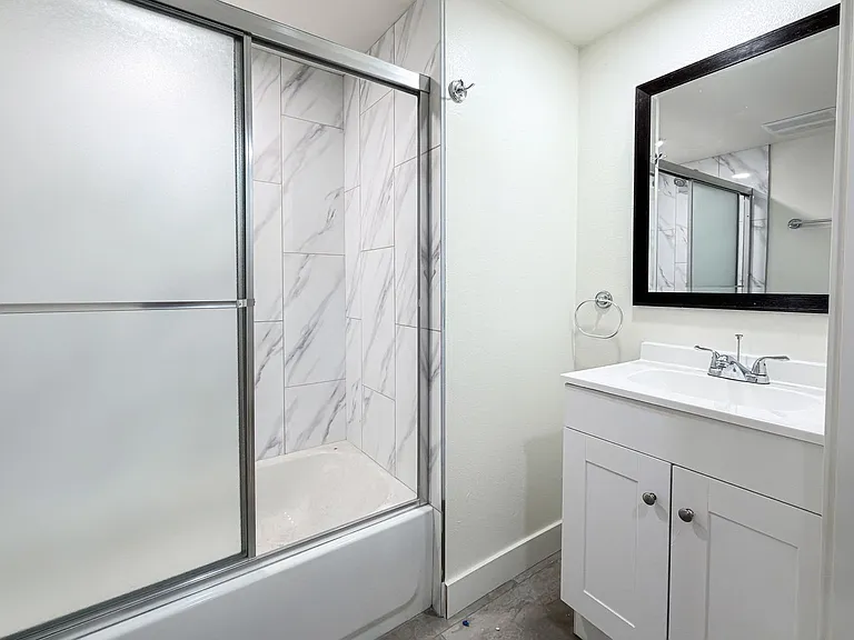 Brand New Luxury 4 & 5 Bed Units — Photo 3