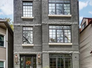 1126 W Lill Ave, Chicago, IL 60614