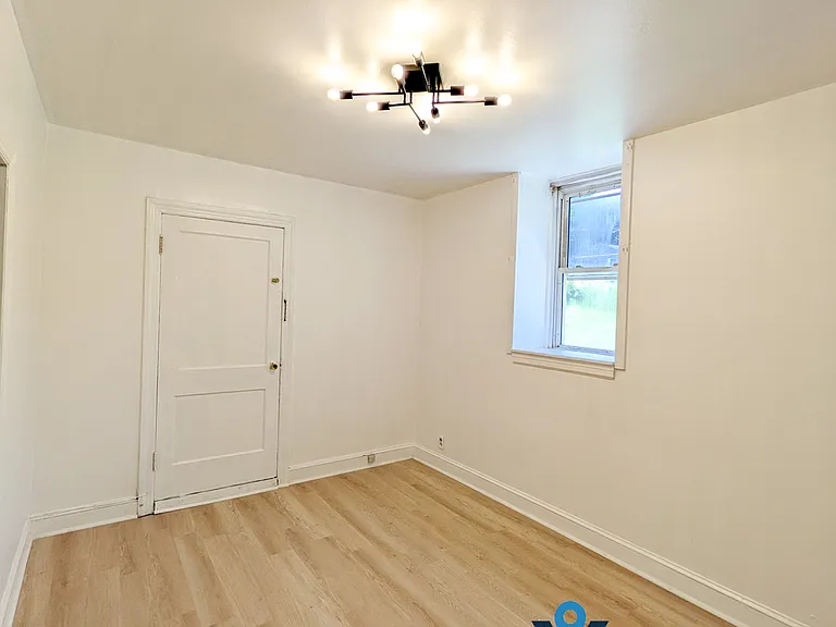 417 N Walnut St — Photo 12